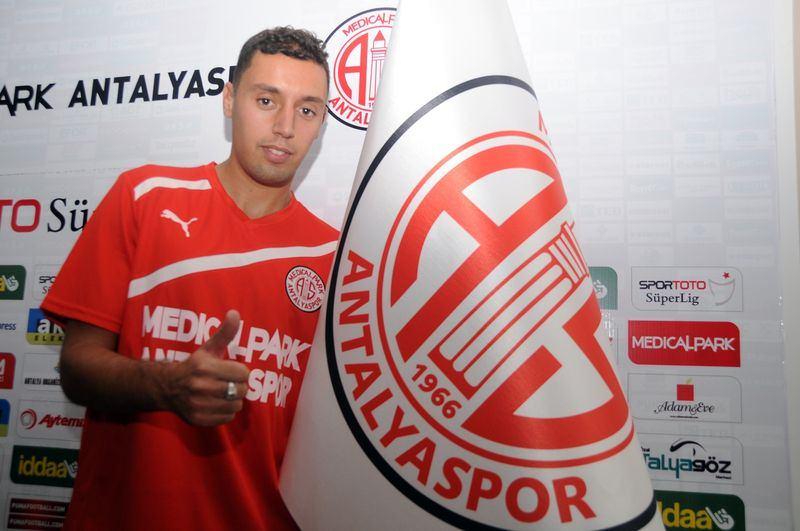 <p><strong>Ismail Aissati (Hücumcu orta saha)</strong><br />
<br />
Terek Grozny ==> Antalyaspor Bonservissiz</p>