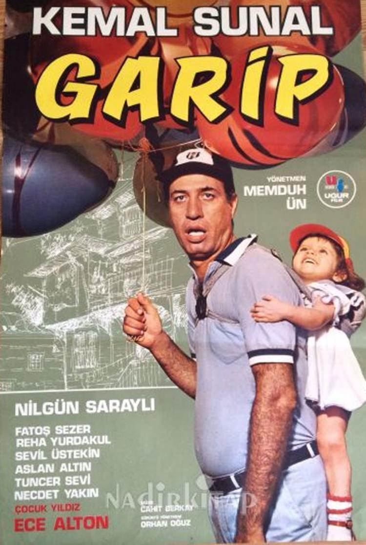 <p><strong>Garip</strong><br />
Kaset-çalara bir kaset konulup kapağı kapatılıyor. Kapanır kapanmaz "play" tuşuna basmadan teyp çalmaya başlıyor.</p>
