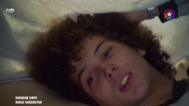 <p>AA muhabirine, ticarete atılma serüvenini anlatan Talip Güran,  televizyonlarda yıllarca reklam filmi oyuncusu olarak boy gösterdiğini söyledi. Kıvırcık saçları nedeniyle insanların zihninden silinmediğini ifade  eden Güran, şöyle konuştu: </p>

