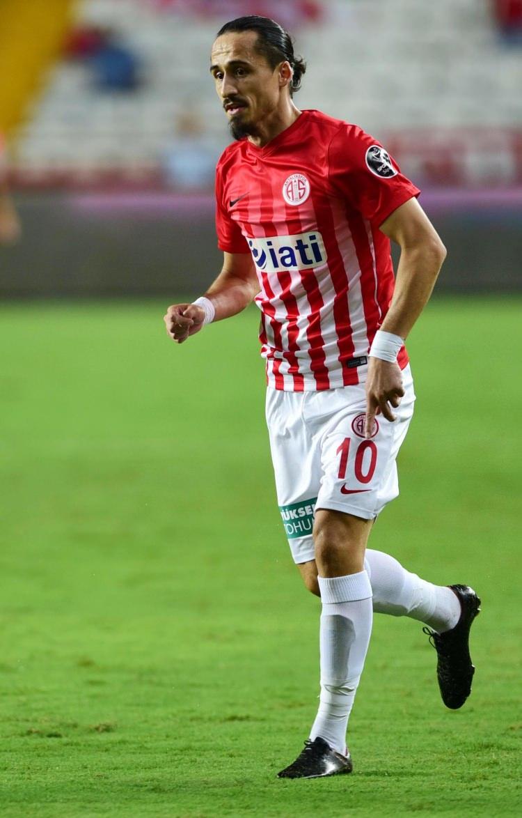 <p><strong>SERDAR ÖZKAN - ANTALYASPOR</strong><br />
<br />
17 YAŞINDAKİ PİYASA DEĞERİ: 750 bin Euro (Beşiktaş)<br />
<br />
GÜNCEL PİYASA DEĞERİ: 1 milyon Euro<br />
<br />
FARK: +0.25 milyon Euro</p>
