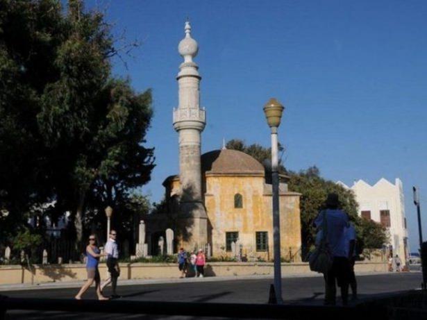 <p>Rodos Adası / Murat Paşa Camii</p>

<p> </p>
