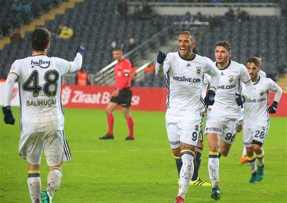<p><strong>3 MAÇTIR BOŞU YOK</strong></p>

<p>Fernandao oynadığı son 3 resmi maçta da gol atarak formda bir görüntü ortaya koydu. Brezilyalı oyuncu bu sezon 14 resmi maçta 8 gol kaydetti.</p>
