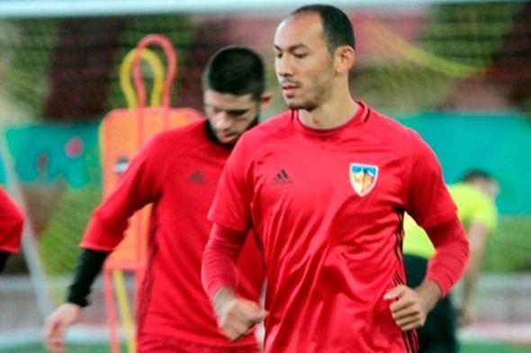 <p><strong>UMUT'LU 4 MAÇTA 1 PUAN</strong><br />
<br />
Kayserispor, Umut Bulut'un forma giydiği karşılaşmalarda galibiyet alamadı. Bu maçlarda Bursaspor ve Kasımpaşa'ya 3-1, Beşiktaş'a 1-0 yenilen sarı kırmızılılar, Galatasaray ile 1-1 berabere kaldı.</p>