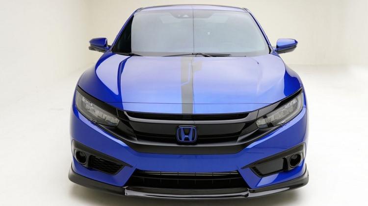 <p>Honda Civic'in onuncu nesline kavuşmasının ardından modifiye şirketleri de harekete geçti. İşte yeni Civic için 5 farklı modifiye...</p>
