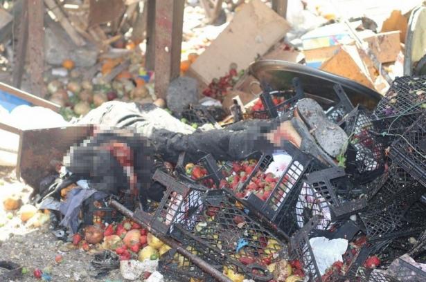 <p>Suriye ordusuna ait savaş u&ccedil;ağının İdlib'in Maret en-Numan il&ccedil;esinde pazar yerine, Kafr Nubul beldesinde de sivil yerleşim yerine d&uuml;zenlediği hava saldırısı sonucu 33 sivili yaşamını yitirdiğ, 47 kişinin yaralandı.</p>

<p>&nbsp;</p>
