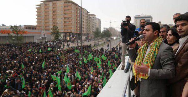 <p>9 ekim 2011’de Diyarbakır’da “her yerde, bütün halkımızı ...direnişe çağırıyoruz. Biz direneceğiz, kim ne anlarsa anlasın...Direniş günüdür,... herkes haddini bilecek...”</p>
<p> </p>