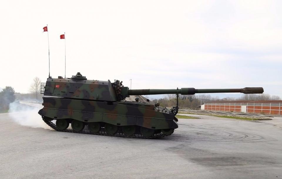 <p><strong>GELİŞTİRME PROGRAMI</strong></p>
<p>155mm M-44T ve M-52T kundağı motorlu obüs modernnizasyon programlarından alınan dersler ışığında, Türk Kara Kuvvetleri Topçu Birlikleri'nin taktik ve teknik kulanım konseptleri ve geleceğin muharebe sahası ateş destek ihtiyaçları dikkate alınarak 1995 yılında T-155 Fırtına Modern Obüs Geliştirme Programına başlanmıştır.</p>