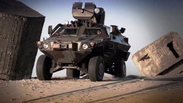 <p>9 personel taşıma kapasiteli lastik tekerlekli 4x4 Cobra Zırhlı Aracın amfibik versiyonu da bulunmakta. Kazakistan Silahlı Kuvvetleri ihtiyacı için Otokar şirketi Kazakistan Engineering şirketi ile 2011 yılında yapılan anlaşma doğrultusunda ortak lisanslı üretim yapılmakta.</p>
<p> </p>