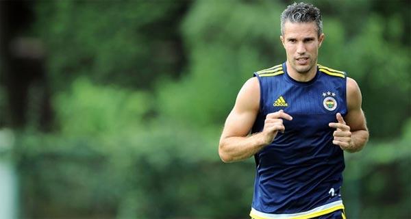 <div><strong>RVP'nin menajerinden Beşiktaş hamlesi!</strong></div>

<div> </div>

<div>Van Persie için İstanbul'a gelen menajer Kees Vos'un Beşiktaş'ı da boş geçmediği </div>

<div> </div>

<div>öğrenildi. Vos'un Ahmet Nur Çebi'ye PSV'de sol kanatta oynatıldığı için mutsuz olan ve </div>

<div> </div>

<div>ayrılmak isteyen santrfor Jürgen Locadia'yı önerdiği bildirildi.</div>

<div> </div>

<div>Çebi'nin de başkan Fikret Orman ve Şenol Güneş'i Locadia konusunda bilgilendirdiği </div>

<div> </div>

<div>belirtildi. 22 yaşındaki genç golcü geçen sezon 42 maçta 12 gol, 11 asistlik bir </div>

<div> </div>

<div>performans sergiledi. </div>
