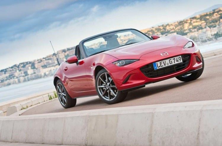 <p>Mazda MX-5</p>

