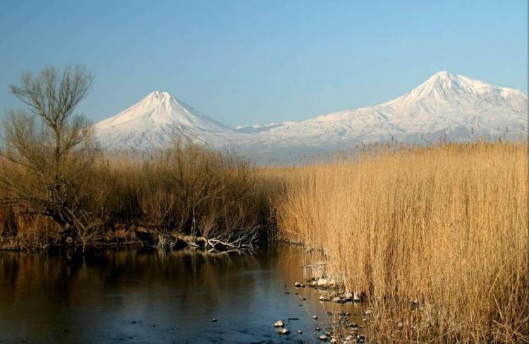 <p>Iğdır<br />
<br />
Nüfusu: 192 785  <br />
Toplam otomobil sayısı: 6 468<br />
​Kaç kişiye bir otomobil düşüyor: 29,8</p>

