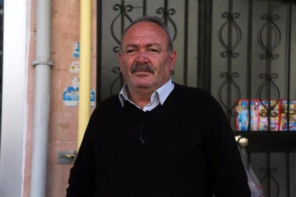 <p>KIRAZ AILESININ 15 YILLIK KOMSUSU FERHAT TASIN, ŞEHİT SAVCI KİRAZ'IN ÇALIŞARAK OKUDUĞUNU LİSEDEYKEN TERZİLİK YAPITĞINI ,SAVCININ ALCAKGONULLU BIR INSAN OLDUGUNU SOYLEDI .</p>

<p> </p>
