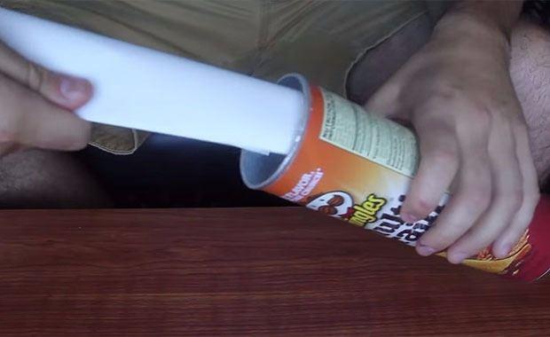 <p>Bu işlemi yaparken cips kutusunun etrafına sararakta gerçekleştirebilirsiniz.</p>
<p> </p>