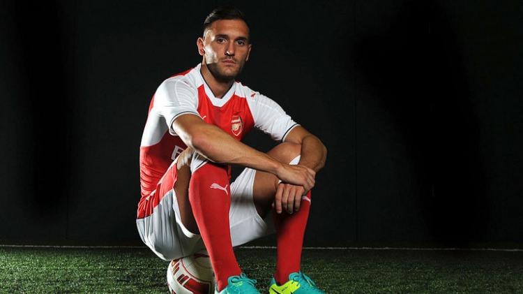 <p> </p>

<p><strong>Lucas Perez</strong><br />
İngiltere Premier Lig ekibi Arsenal, İspanya'nın Deportivo takımından forvet oyuncusu Lucas Perez'i 20 milyon avroya kadrosuna kattı.</p>

<p> </p>
