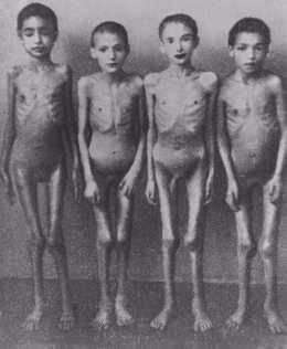 <p>Auschwitz-Birkenau'da Dr. Josef Mengele'nin tıbbı deneylerde kullandığı kurbanlar.</p>

<p> </p>
