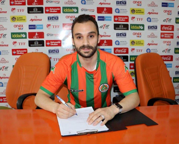 <p><strong>Aytemiz Alanyaspor</strong></p>

<p><strong>Gelenler: </strong>Glynor Plet (Maccabi Haifa), Emre Nefiz (Gaziantepspor), Michel Landel (Gençlerbirliği), Georgios Tzavellas (PAOK), Cenk Ahmet Alkılıç (Medipol Başakşehir-kiralık), Junior Fernandes (Dinamo Zagreb), Darko Lazic (Anji Mahaçkala)</p>
