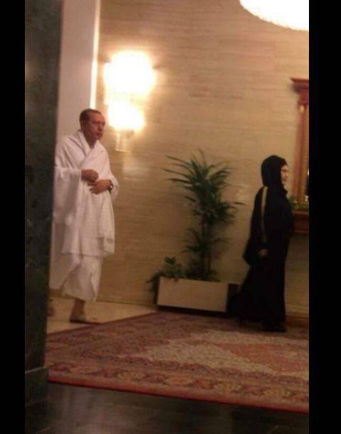 <p>Cumhurbaşkanı Erdoğan, Riyad'daki temaslarını tamamlayarak, ziyaretinin ikinci ayağı olan Cidde'ye geçti.</p>

<p> </p>
