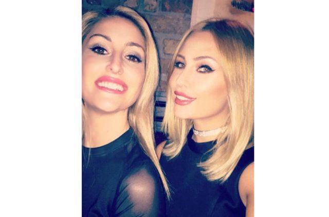 <p>Chloe Loughnan ve annesi</p>

