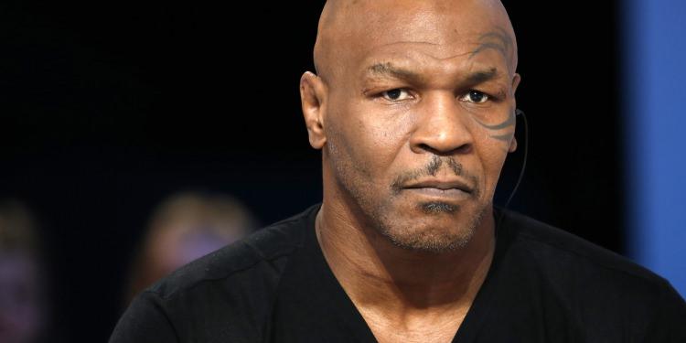 <p><strong>Mike Tyson</strong></p>

<p>Ağırsiklet boks şampiyonu 2010 yılında vegan oldu ve 3 yılda 45 kilo verdi.</p>
