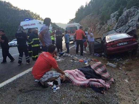 <p>* Tatilin 7’nci günü 16 Eylül Cuma günü saat 17.00’ye kadar meydana gelen 32 kazada 8 kişi öldü, 116 kişi yaralandı.</p>

<p> </p>
