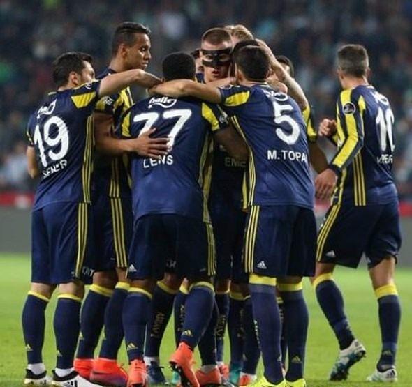 <p><strong>FENERBAHÇE İÇİN KAPANIR</strong><br />
<br />
Fenerbahçe kaybederse, devre arasına kadar Advocaat kalır ancak 2016-2017 sezonu Fenerbahçe için kapanmış olur.</p>