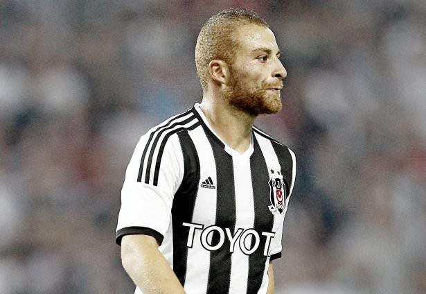 <p>TÖRE ÇİZME'YE<br />
<br />
Beşiktaş'ın bonservisini almak istediği gurbetçi yıldızın Fiorentina ile anlaştığı öne sürüldü. (AÇIK MERT KORKUSUZ)</p>