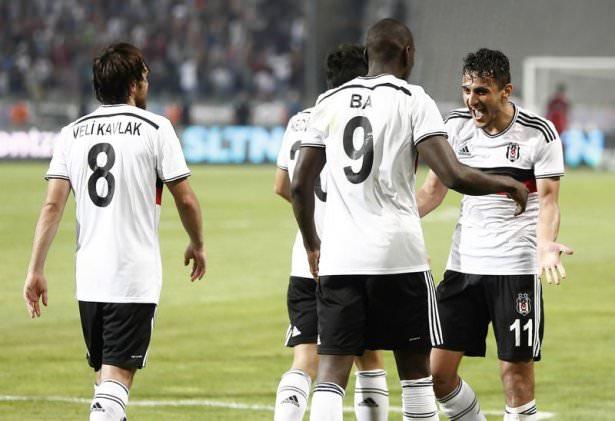 <p>Demba BA 2 gol daha atsa 5 vakit namazı tamamlayacak...</p>
<p> </p>