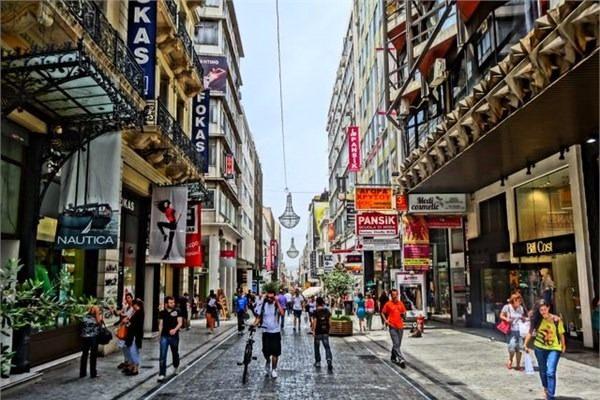 <p><strong>1 - Yunanistan</strong><br />
OECD İstihdam Görünümü 2015 Raporu'na göre OECD üyesi ülkeler arasında son çeyrek itibarıyla Yunanistan'ın işsizlik oranı, 2015'te yüzde 25,4, 2016'da da yüzde 24,2 olacak.</p>
