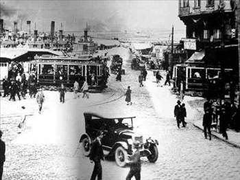 <p>BABIALİ: Bazı gazeteler başta olmak üzere birçok gazete ve derginin matbaalarının ve yazıişlerinin yer aldığı, Türbe’den Sirkeci Meydanı’na kadar kıvrılarak inen meşhur Cağaloğlu yokuşuna o yıllarda verilen addı. Babıali’ne sağlı sollu açılan sokaklar dahil olmak üzere, bu bölge tamamen yayıncılık üzerine hizmet vermekteydi. 1980’lerin sonlarında gazeteler birer-ikişer İkitelli civarında yeni yaptırdıkları modern tesislerine taşındıktan sonra Babıali’nin de günümüzde artık sadece adı kaldı.</p>

