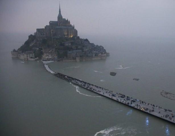 <p>Mont St. Michel'in havadan görüntüsü...</p>

<p>Fransa / Normandiya kıyısı</p>
