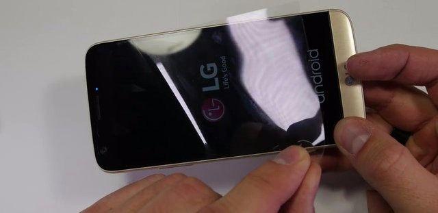 <p>Bükülme konusunda ise telefon modüler olmasına rağmen beklenmedik bir dayanıklılık gösteriyor.</p>
<p> </p>