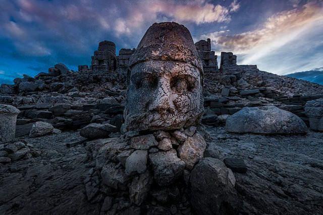 <p>Adıyaman: Nemrut Dağı. Fotoğraf, Coolbiere. A</p>

<p> </p>
