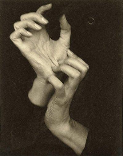 <p>13. Alfred Stieglitz "Georgia O'Keeffe (Hands)" (1919) 1,470,000 dolar</p>

<p> </p>
