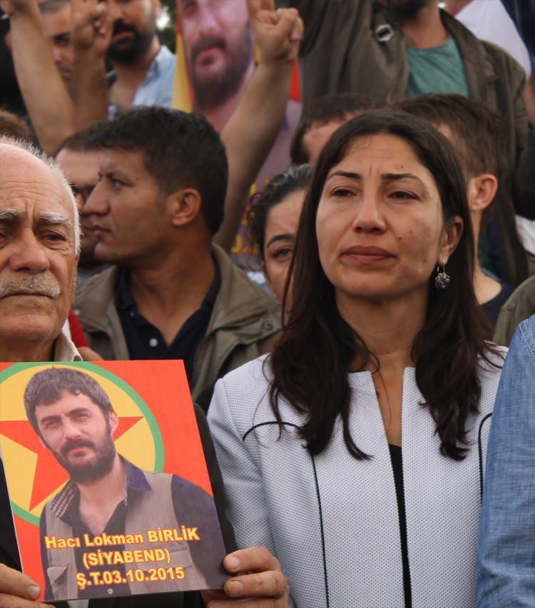 <p><strong>HDP Şırnak Milletvekili Leyla Birlik:</strong></p>
<p>Terör örgütü propagandası yapmak, halkı kin ve düşmanlığa tahrik, suç ve suçluyu övmek, askeri yasak bölgelere girmek.</p>