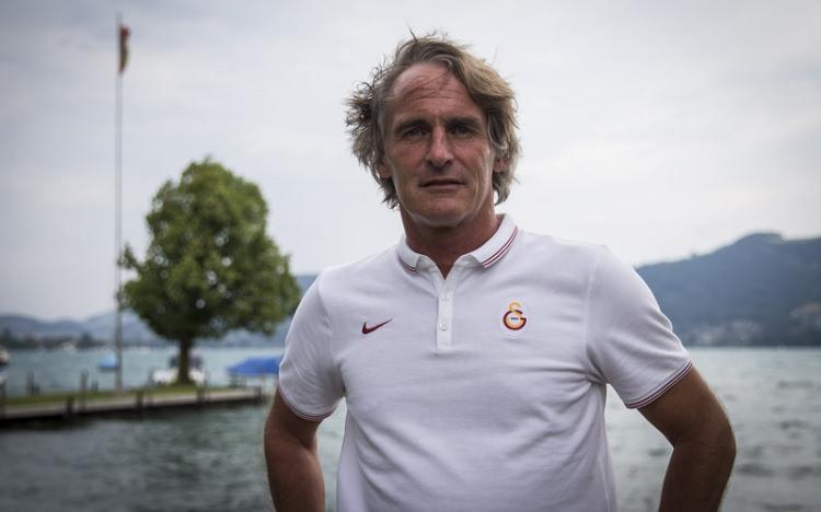 <p><strong>ORTA SAHAYA 3 TRANSFER İSTEDİ</strong></p>
<p>Riekerink, G.Saray’ın eksiklerini sıralarken, orta sahaya 3 takviye birden istedi.</p>