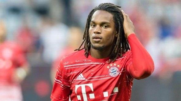 <p><strong>Renato Sanches (Orta saha)</strong><br />
<br />
Yaş: 19<br />
<br />
Takım: Bayern Münih<br />
<br />
Ülke: Portekiz<br />
<br />
Değeri: 25 milyon Euro</p>