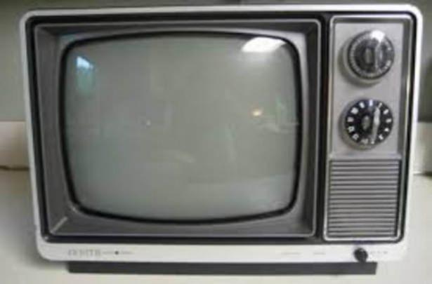 <p>Siyah beyaz televizyon</p>

<p> </p>
