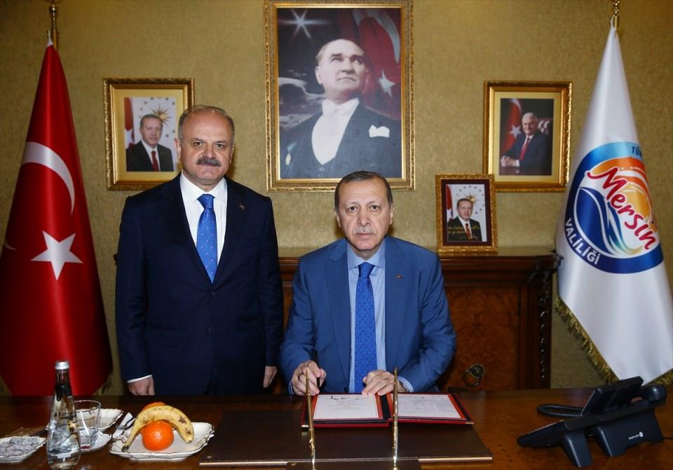 <p> Ziyarette Mersin Valisi Özdemir Çakacak da hazır bulundu.</p>