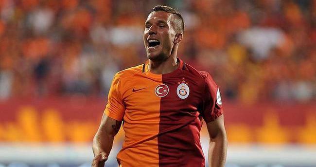 <p>Podolski 3.000.000 milyon avro</p>
