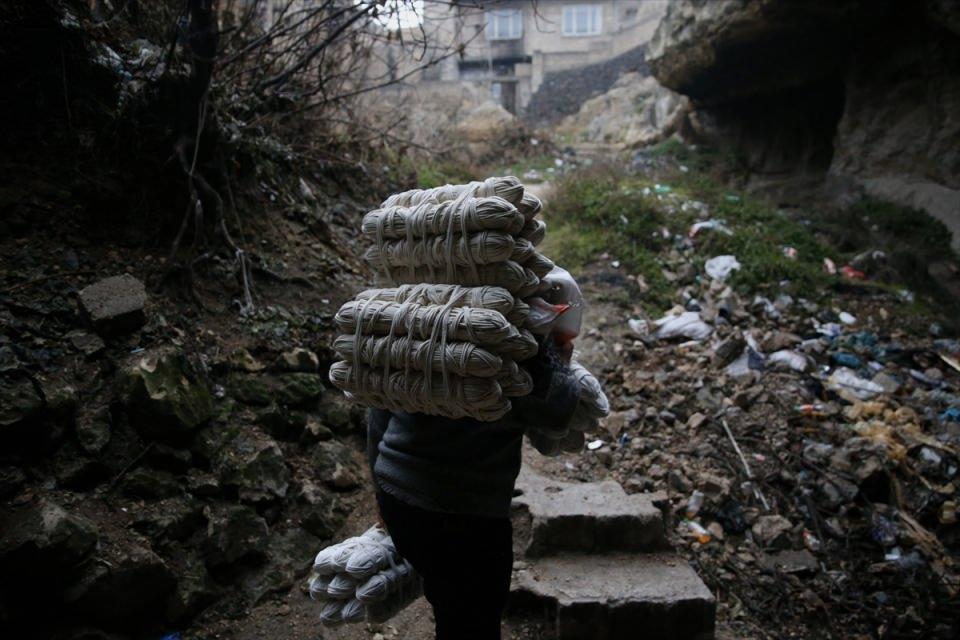 <p>Polat, rutubetli ortamın kendilerini rahatsız etmediğini belirterek, "Sağlık açısından hiçbir rahatsızlık yaşamıyoruz. </p>

<p> </p>

