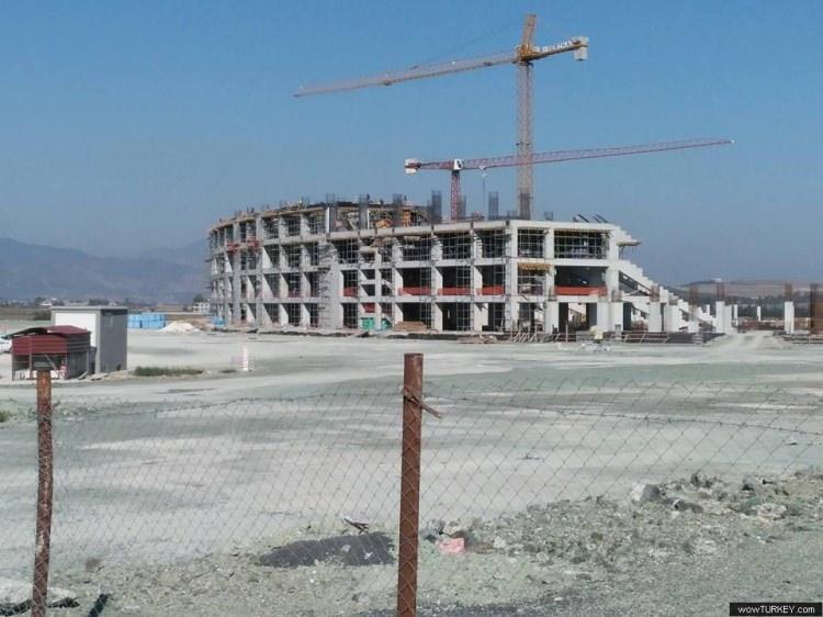 <p>Yeni Hatay Stadı Projesi<br />
Kapasite: 25.000</p>

