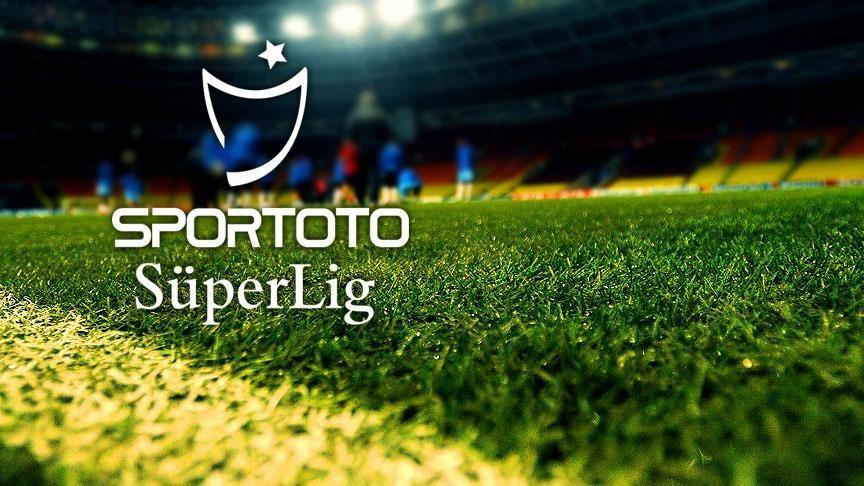 <p><strong><span style="color:#FFD700"><em>Bu sezon 59 yaşına girecek olan eski adıyla Türkiye 1. Futbol Ligi, son yıllardaki adıyla Süper Lig'de bilinen en erken gol, 2008-2009 sezonunda atıldı. İşte Süper Lig'in en hızlı golcüleri...</em></span></strong><br />
<br />
Bu sezon 59 yaşına girecek olan eski adıyla Türkiye 1. Futbol Ligi, son yıllardaki adıyla Süper Lig'de bilinen en erken gol, 2008-2009 sezonunda Eskişehirspor-Denizlispor karşılaşmasında atıldı. </p>

<p> </p>

<p> </p>
