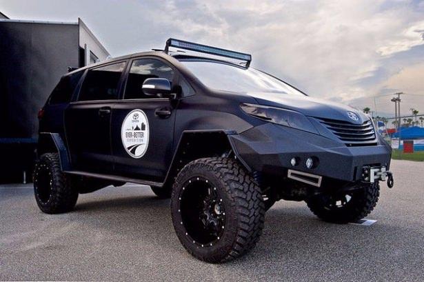 <p>Toyota’nın yarış otomobillerinde gördüğümüz TRD (Toyota Racing Development) süperşarjlı V6 motoru, UUV’nin en güçlü silahlarından</p>
<p> </p>