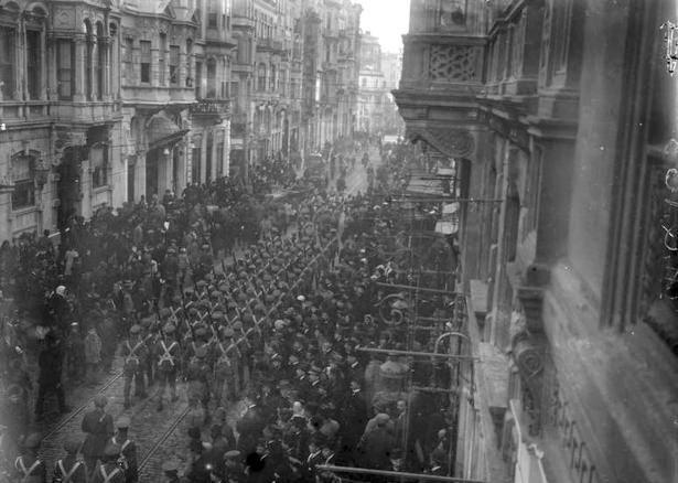 <p>İstanbul'un işgal altındaki günlerinden</p>