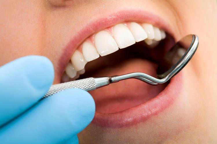 <p>İlk kez bilim insanları diş dolgusu ve cıvaya maruz kalma ile birtakım hastalıklar arasında bağlantı buldu</p>

<p> </p>
