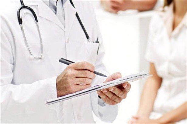 <p>İlkbaharda polen miktarı ve hava değişikliği, alerjik hastalıkları olan kişilerin şikayetlerini tetikler. Bu kişilerin özellikle ilaçlarını aksatmamaları, hapşırık, göz akıntısı, burun akıntısı ve öksürük gibi belirtilerde doktora başvurması gerekir.</p>