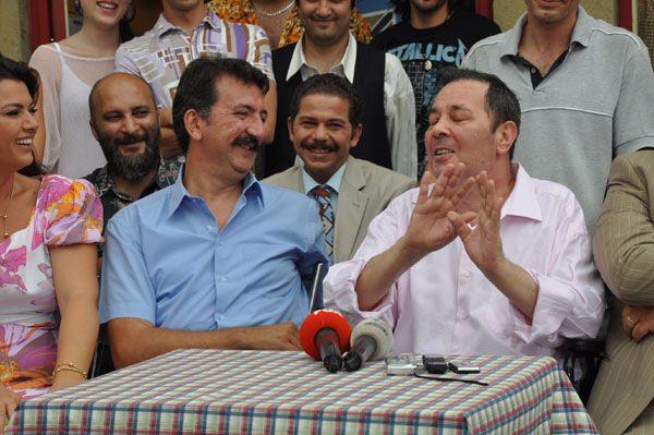 <p><strong>Yalçın Menteş'in ağlatan dramı!</strong></p>

<p>2013 yılında kangren olan bacağını kaybeden ve daha sonra kısa süreliğine ekranlara dönen usta oyuncu Yalçın Menteş yaşadığı zorlukları 'Söylemez Olmaz' programına anlattı.</p>
