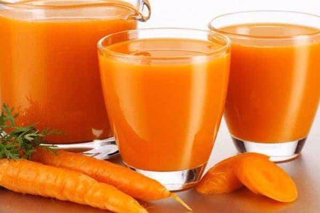 <p><strong>ZENCEFİLLİ HAVUÇ SUYU</strong></p>

<p>4 havuç, 1 limon, ceviz büyüklüğünde zencefili meyve suyu sıkacağından sıkıp, afiyetle için.</p>

<p> </p>
