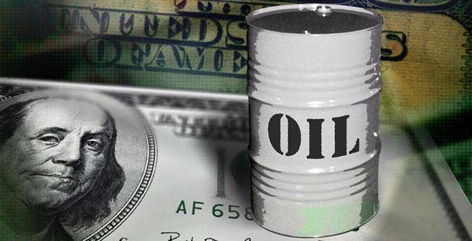 <p>SORU 10: Siyasi gelişmelerden bağımsız olarak ekonomiyi birinci derecede etkileyecek bir şey? Ne olabilir?</p>

<p> </p>

<p>CEVAP 10: Petrol fiyatlarının artmaya başlaması. Dün itibariyle petrol fiyatı 50 doları buldu. Petrol üreten ülkelerin uzlaşıp ortak bir karara varmaları halinde petrol fiyatları hızlı bir yükseliş trendine girebilir. Bu da hem devletin, hem vatandaşın cebine yeni bir yük getirebilir.</p>
