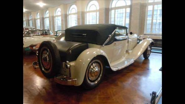 <p>1931 Bugatti Royale Kellner Coupe</p>

<p>Fiyatı - $9,800,000</p>
